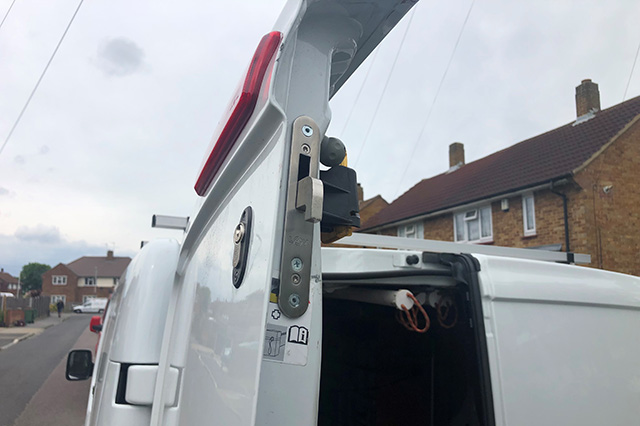 Nissan Primastar 2014 Hook Lock